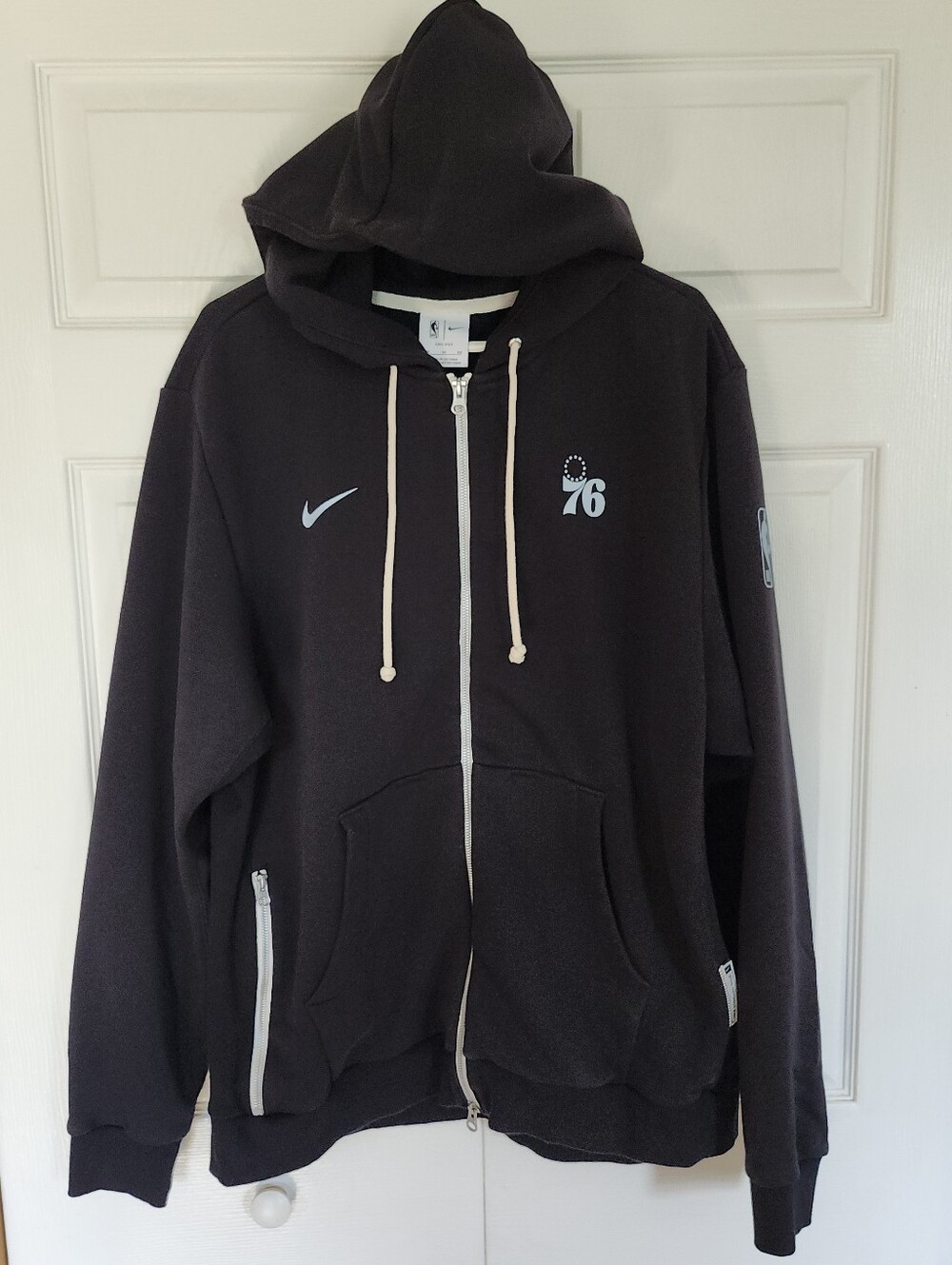 NIKE Standard Issue NBA Basketball Philadelphia 76ers Black Official Zip Hood XL